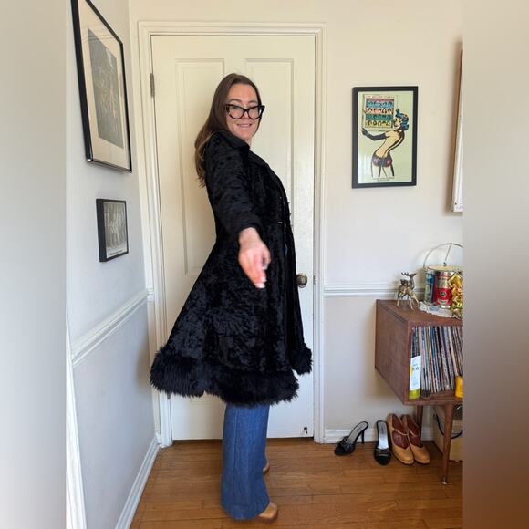 60s Vintage Black Velvet Princess Coat with Faux Fur Hem - Picture 2 of 10